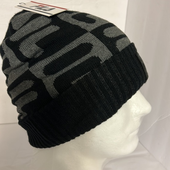 Fila black gray NWT Beanie 95% acrylic 4% polyester 1% spandex OS UNISEX - Picture 3 of 7